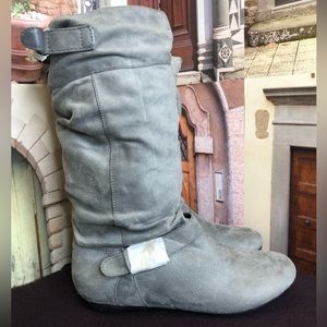 New Report Woman’s 6w Gray Faux Suede Calf Booties with Buckle Strap